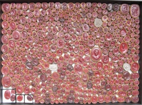 vue générale de la boîte 30" de la BnF, avec des tirages en soufre d'origine inconnue.